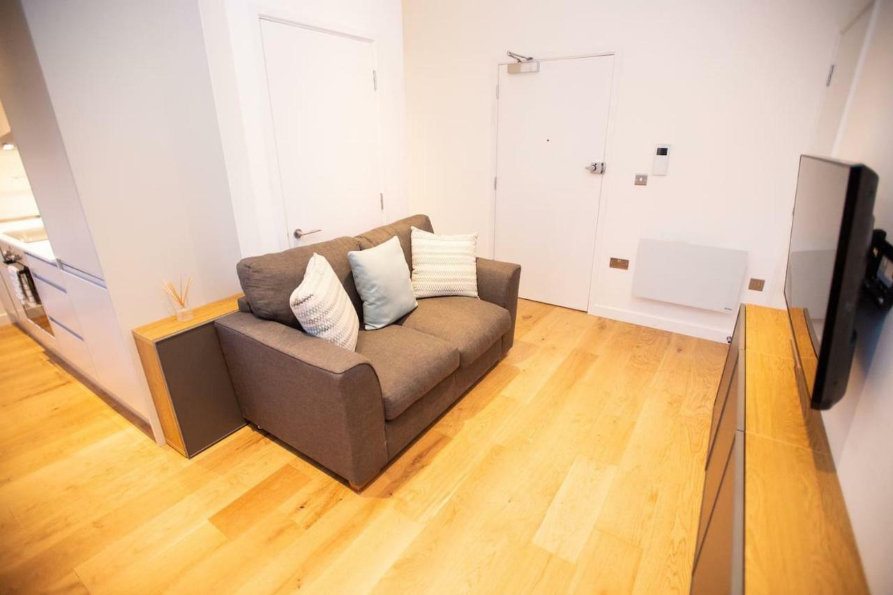 Stylish And Clean 1 Bed Apartment Maidenhead Town Center 외부 사진