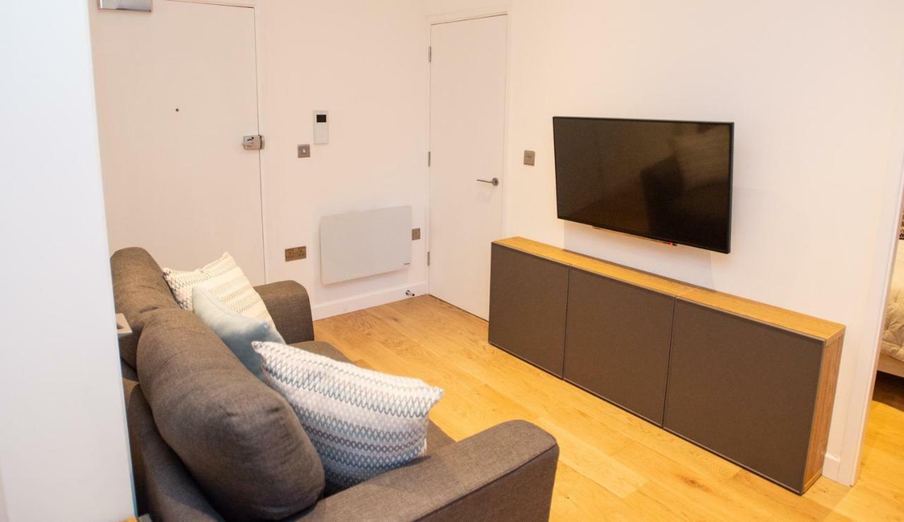 Stylish And Clean 1 Bed Apartment Maidenhead Town Center 외부 사진