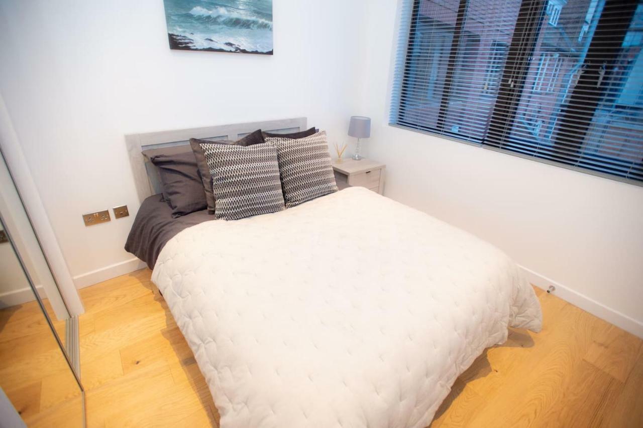 Stylish And Clean 1 Bed Apartment Maidenhead Town Center 외부 사진